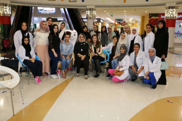 Students Hold Oral Health Awareness Campaign at Mall