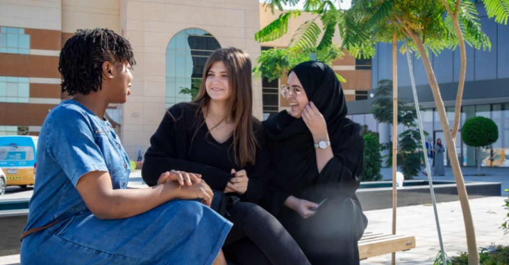 جامعة عجمان تستقطب التنوع الثقافي من خلال تقديم منح دراسية مميزة