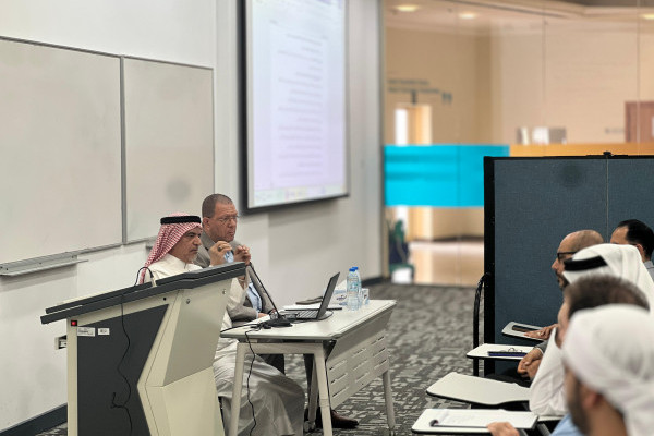 كلية القانون في جامعة عجمان تستضيف القاضي الدكتور إبراهيم الشديفات في محاضرة قانونية متخصصة