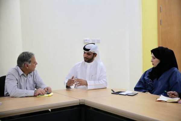 AU and Union of UAE Writers and Authors Hold Discussions