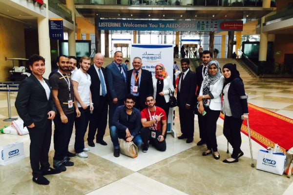 كلية طب الاسنان بمقر الفجيرة تشارك في مؤتمر ( ايدك )