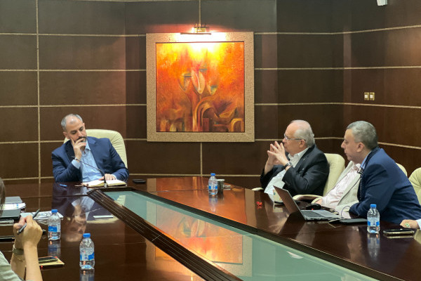 اجتماع عميد كلية القانون مع أعضاء هيئة التدريس