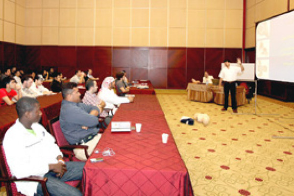 دورة في الإسعافات الأولية لطلبة جامعة عجمان