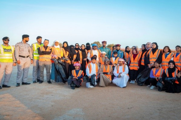 Ajman University female residents Volunteer in “Clean the Land” to support environmental sustainability. _3
