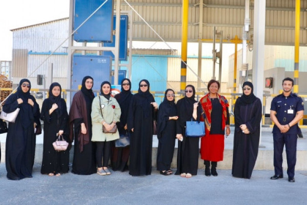 Law Students Visit Ajman Port and Customs