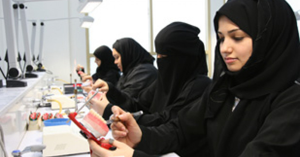 جامعة عجمان تطرح ماجستير طب الأسنان 