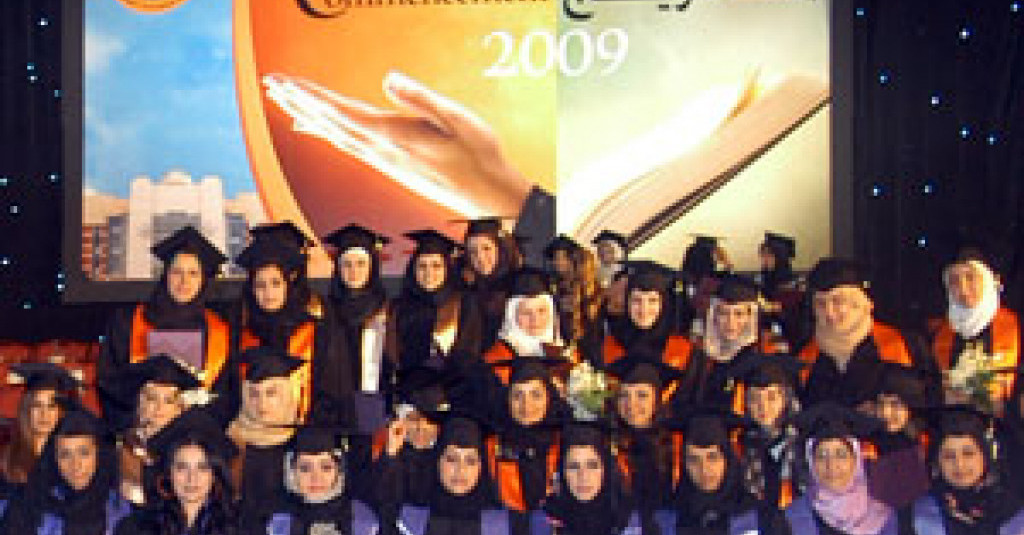 Consort of Ruler of Ajman Honors 916 Female Graduates during the Commencement Ceremony