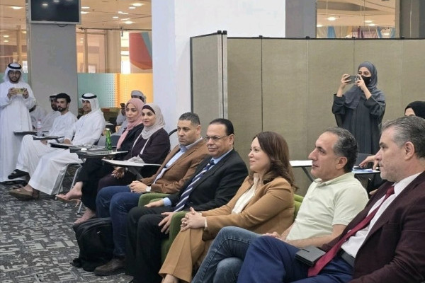 عميد الكلية أ.د. فارس هواري يفتتح ندوة حول إرشادات الرسائل العلمية لطلبة ماجستير علم الاجتماع الرقمي