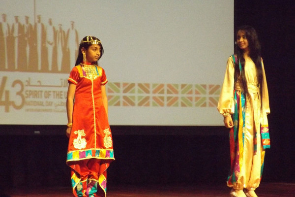 جامعة عجمان للعلوم والتكنولوجيا بمقر الفجيرة تفوز بمسابقة جائزة الجامعة المتميزة باحتفالات اليوم الوطني 43