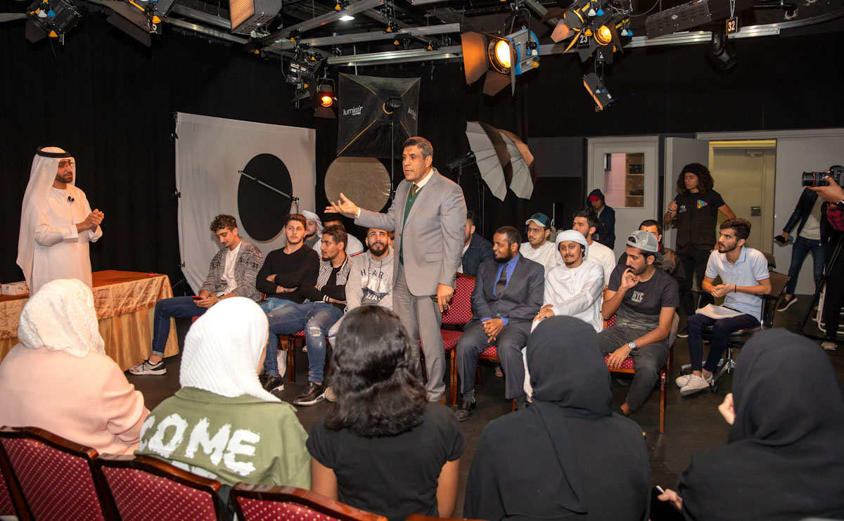 TV Presentation to Develop the Skills of Radio and Television